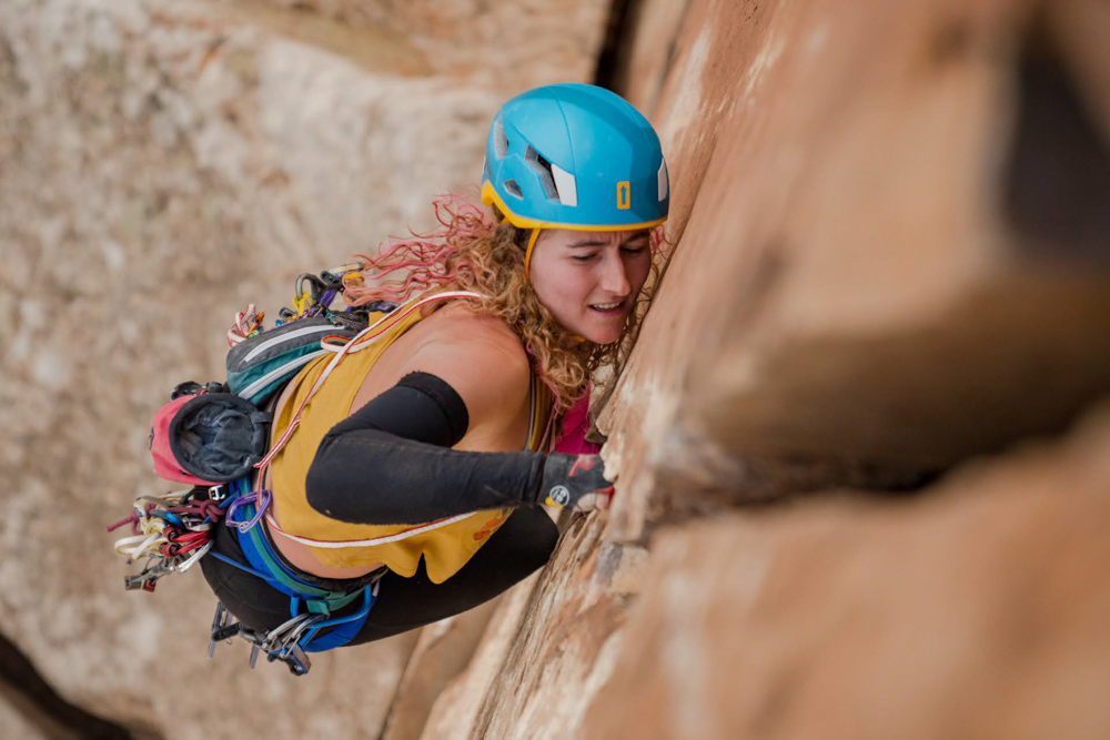 female-climbing-spaces-dirtbagdreams.com